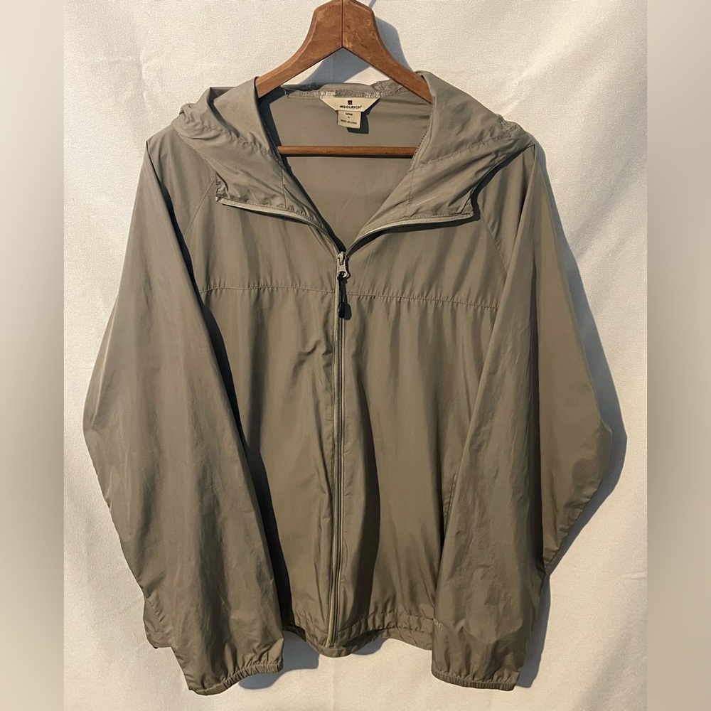 WOOLRICH WINDBREAKER COMPASS ZIPPER SIZE LRG CEMENT COLOR